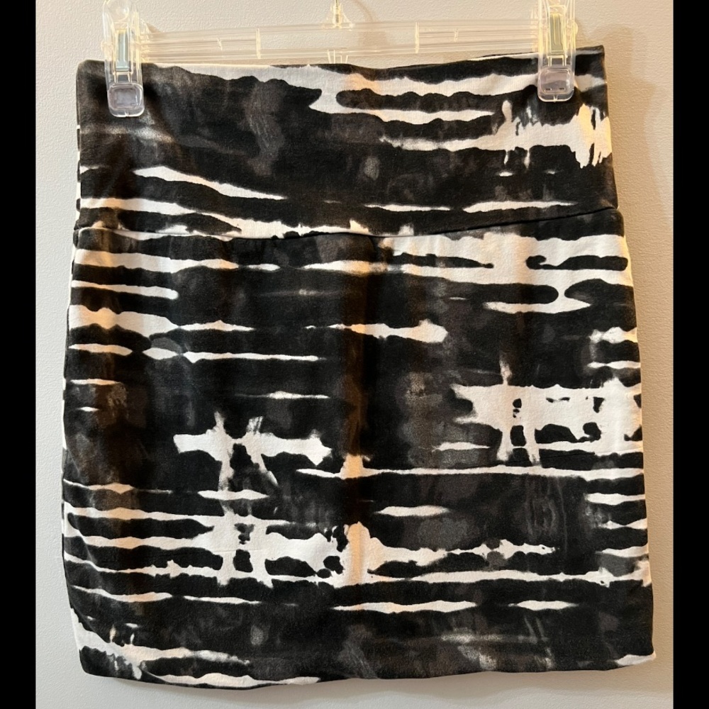 Wet Seal Women’s Mini Skirt, SZ: Large, NWOT